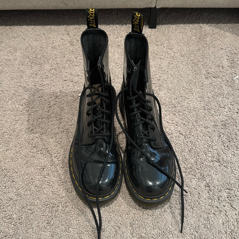 Dr Martens Women’s Patent Leather Lace Up Boots (size 9 US / 41 EU)